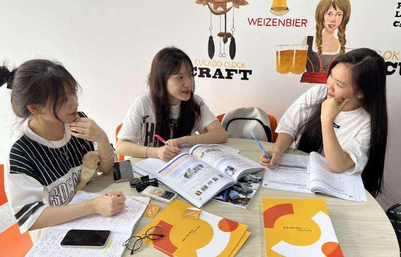 Môi trường sống an toàn và ổn định như ở Đức sẽ giúp các bạn nữ yên tâm học tập và trải nghiệm