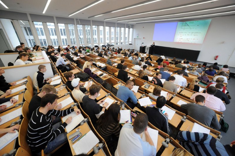 Chương trình dự bị đại học ở Đức thường kéo dài 1 năm, nhưng có thể linh hoạt tùy năng lực của từng sinh viên.