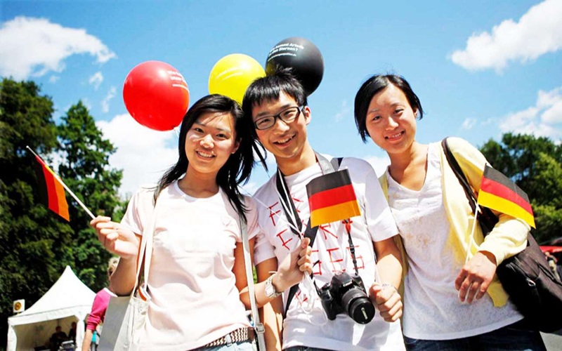 Cân bằng học lý thuyết – thực hành, vượt qua áp lực học nghề Đức