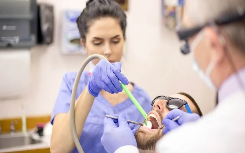 Thuận lợi và thách thức khi du học nghề Đức ngành trợ lý nha khoa