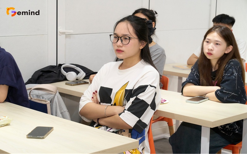 Học tiếng Đức tại Việt Nam thường thiếu môi trường giao tiếp thực tế, khiến người học khó phản xạ ngôn ngữ