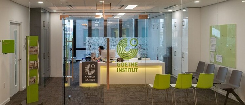 Bạn có thể đăng ký thi chứng chỉ tiếng Đức tại Viện Goethe ở Hà Nội hoặc TP.HCM.