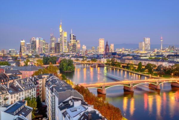 Hiện nay trên toàn bộ lãnh thổ nước Đức có hơn 2000 thành phố lớn nhỏ